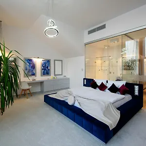 דירה Karoly Corner Residences