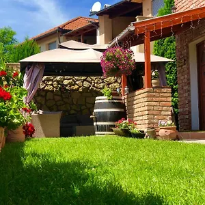 Apartament Janicsar Garden 